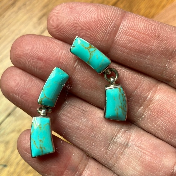 Gorgeous VINTAGE Turquoise and Silver Earrings - Picture 11 of 13